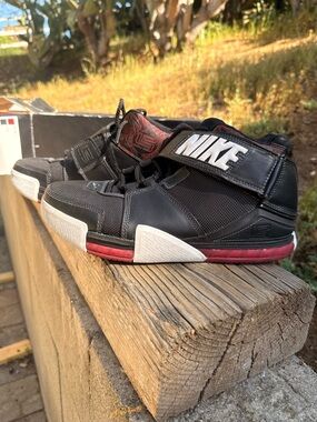 Nike Zoom LeBron 2 Black Crimson 2004